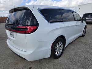 CHRYSLER PACIFICA SELECT - 2