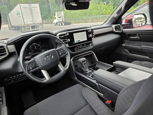 صورة 4 لـ 2025 Toyota SEQUOIA SR5