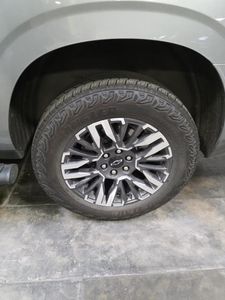 CHEVROLET SUBURBAN Z71 - 8