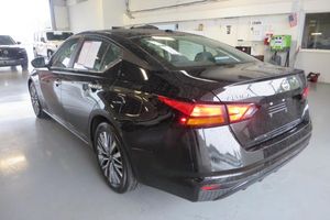 صورة 16 لـ 2025 Nissan ALTIMA SV