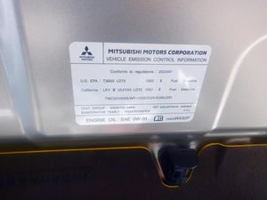 MITSUBISHI OUTLANDER SE - 7