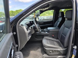 CHEVROLET SUBURBAN - 3