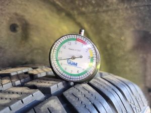 CHRYSLER VOYAGER LX - 8