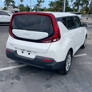 2022 KIA SOUL LX photo 5