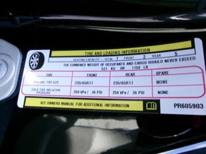 CHRYSLER PACIFICA TOURING L - 8