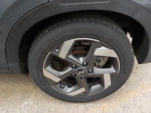 HYUNDAI VENUE SEL - 10