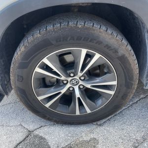 2019 Toyota HIGHLANDER LE 照片 10