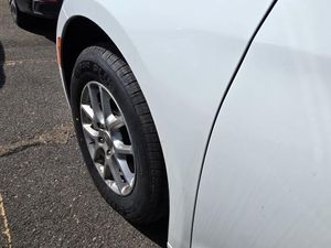 CHRYSLER PACIFICA TOURING L - 8