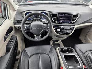 CHRYSLER PACIFICA TOURING L - 4