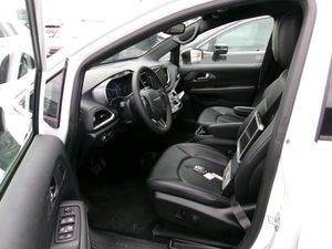 CHRYSLER PACIFICA SELECT - 3