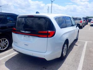 CHRYSLER PACIFICA TOURING L - 2