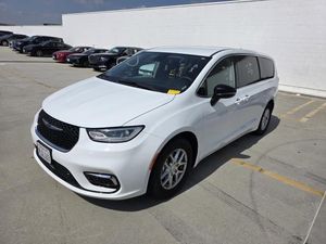 CHRYSLER PACIFICA TOURING L - 1