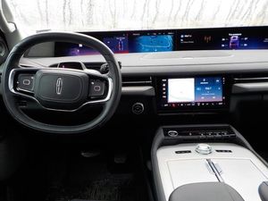 LINCOLN NAVIGATOR RESERVE - 4