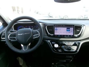 CHRYSLER PACIFICA SELECT - 4