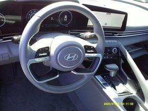 HYUNDAI ELANTRA SE - 9