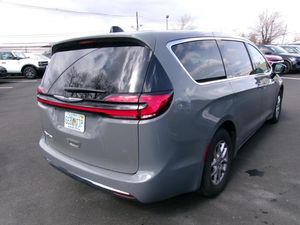 CHRYSLER PACIFICA SELECT - 2