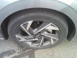 HYUNDAI ELANTRA SE - 10