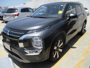 2025 Mitsubishi OUTLANDER SE photo 1