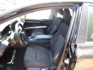 2025 Toyota CAMRY photo 3