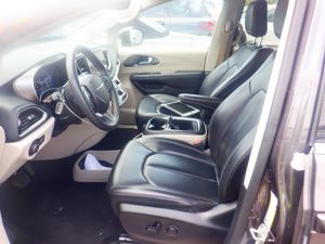 CHRYSLER PACIFICA TOURING L - 3