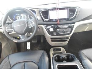 CHRYSLER PACIFICA TOURING L - 4