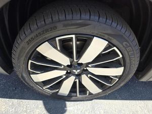 2025 Mitsubishi OUTLANDER 照片 8