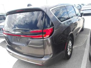 CHRYSLER PACIFICA TOURING L - 2
