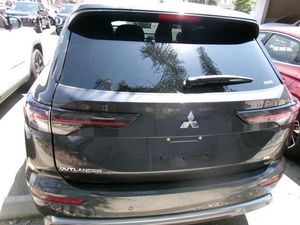 2025 Mitsubishi OUTLANDER SE — миниатюра 25