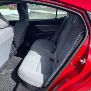 صورة مصغرة 26 لـ 2025 Toyota CAMRY LE
