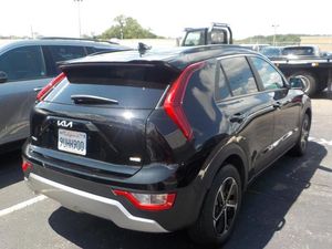 2025 KIA NIRO LX photo 2