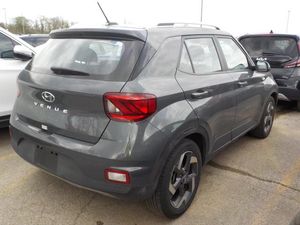 HYUNDAI VENUE SEL - 2