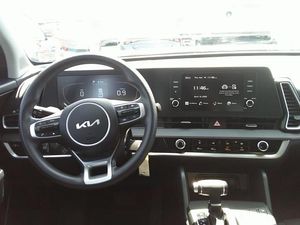 KIA SPORTAGE LX - 4