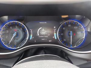 CHRYSLER PACIFICA TOURING L - 5