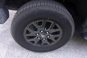 2025 Toyota 4RUNNER SR5 缩略图 11