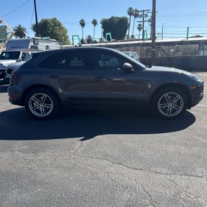 PORSCHE MACAN BASE - 6