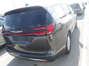 CHRYSLER PACIFICA TOURING L - 2