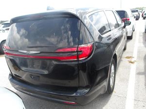 CHRYSLER PACIFICA TOURING L - 2