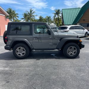 صورة 6 لـ 2021 JEEP WRANGLER SPORT S