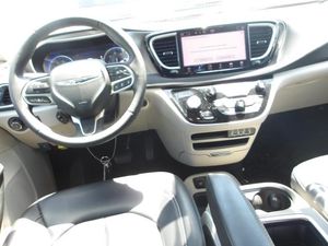 CHRYSLER PACIFICA TOURING L - 9