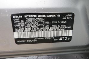 صورة 7 لـ 2025 Mitsubishi OUTLANDER SE