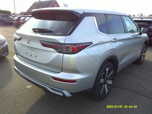 MITSUBISHI OUTLANDER SE - 2