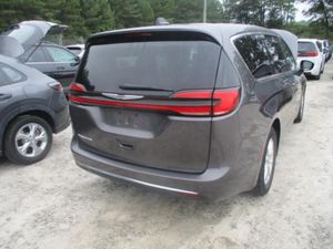 2023 Chrysler PACIFICA TOURING L — фото 2
