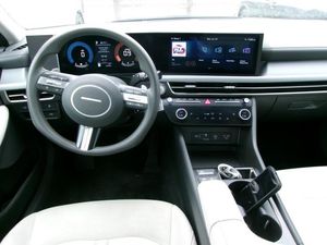 2025 Hyundai SONATA SEL — фото 4