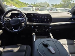 CHEVROLET SUBURBAN Z71 - 4