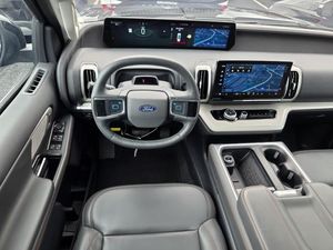 FORD EXPEDITION ACTIVE - 4