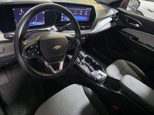 2025 Chevrolet TRAX LT — фото 4