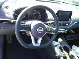 NISSAN ALTIMA SV - 4