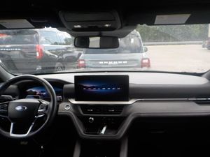 FORD EXPLORER PLATINUM - 4