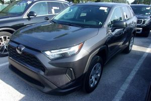 صورة 1 لـ 2025 Toyota RAV4 LE