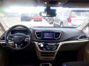 CHRYSLER VOYAGER LX - 4